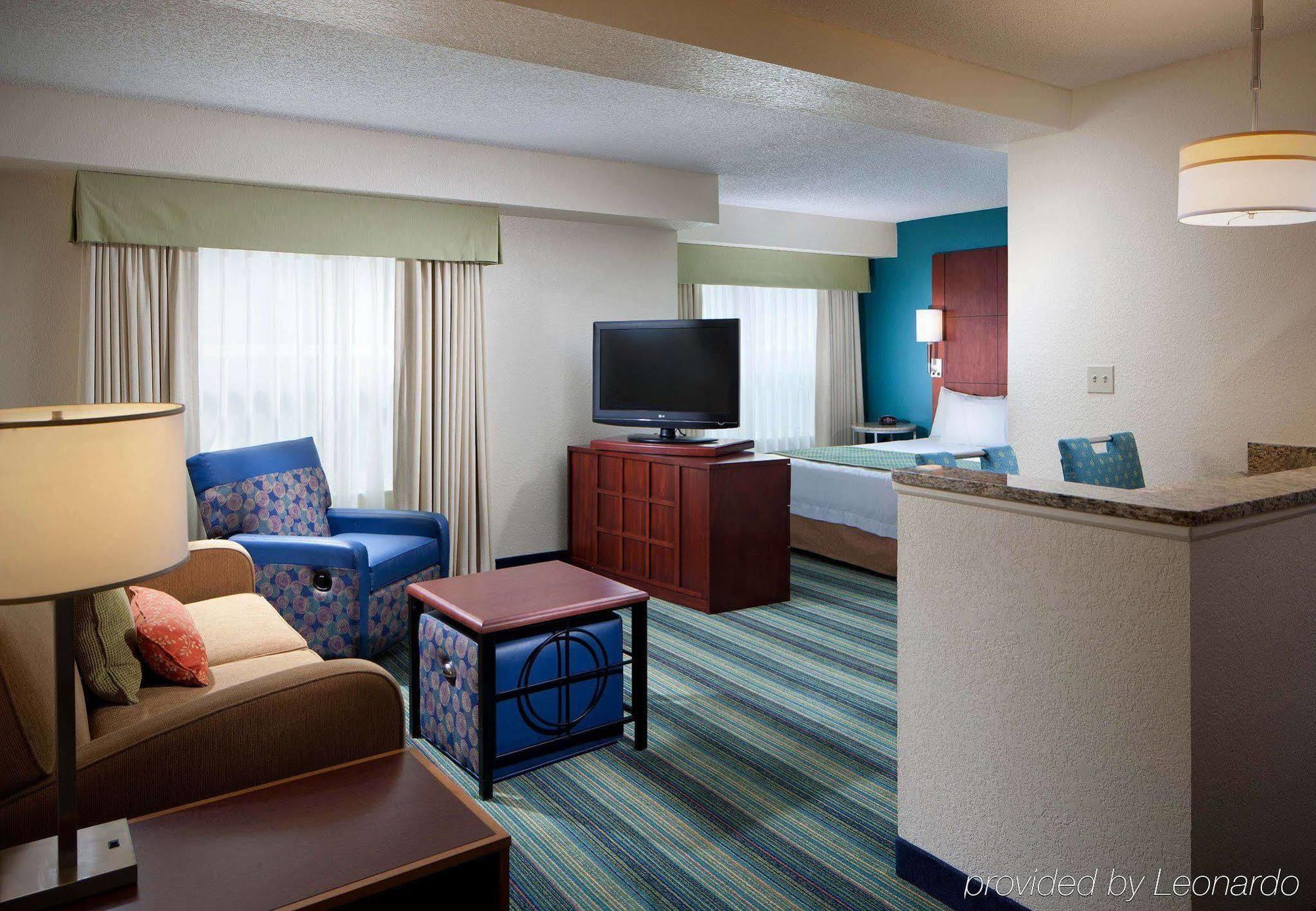 The Inn At Mayo Clinic Jacksonville Room photo