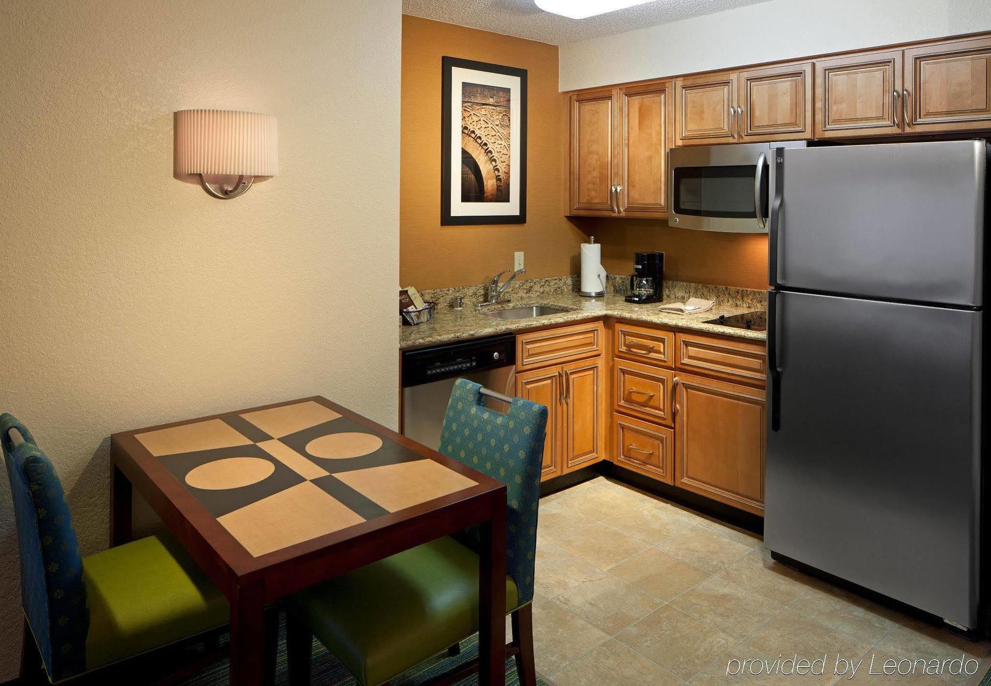 The Inn At Mayo Clinic Jacksonville Room photo