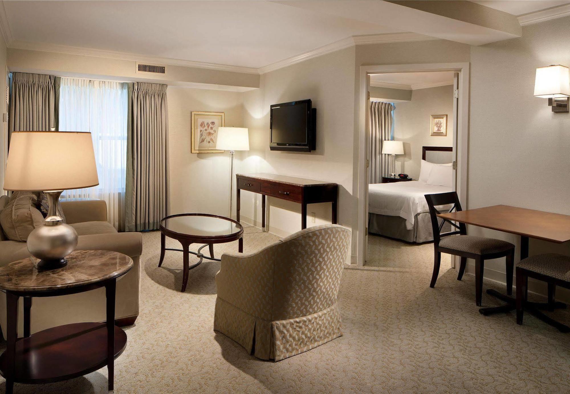 The Inn At Mayo Clinic Jacksonville Room photo